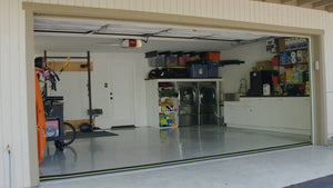 Garage nach Anbringen einer Schwellenabdichtung